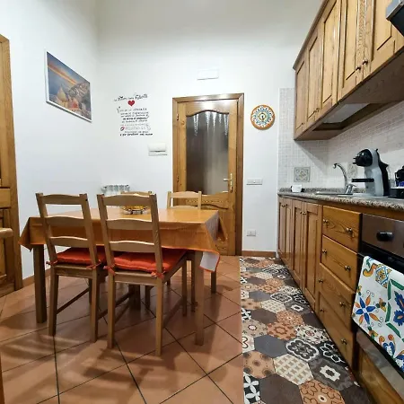 Uno Sguardo Sul Mare *